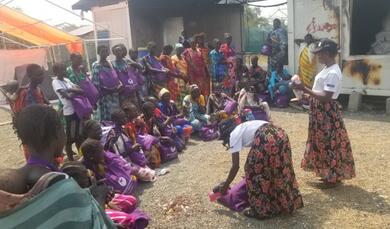 GBV AoR: Demonstration of the use of dignity kits to women